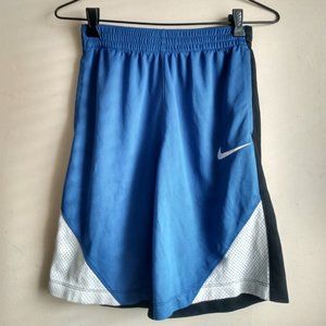 Boys Nike baasketball shorts size L